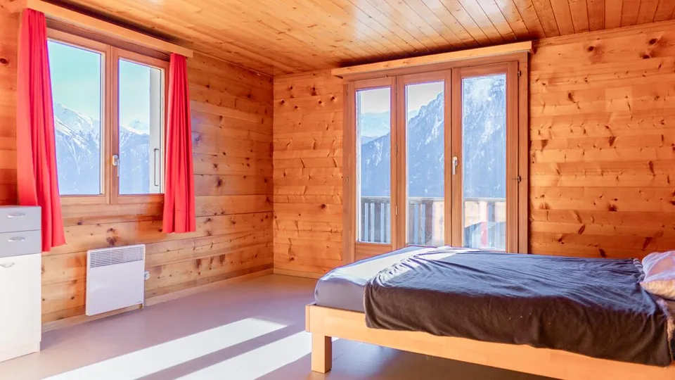 Casa a due famiglie e stalla con una vista meravigliosa e un sole perfetto – foto 7 di 24