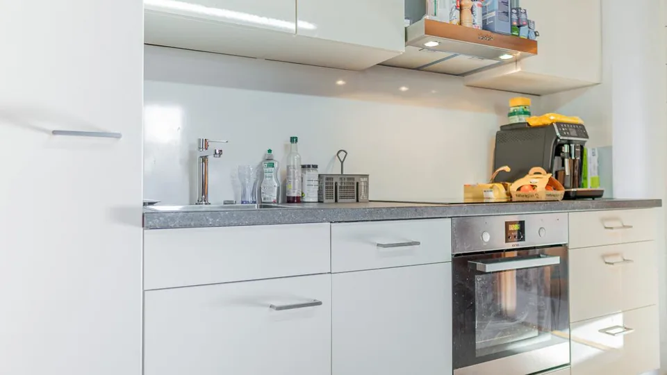 Casa a due famiglie e stalla con una vista meravigliosa e un sole perfetto – foto 9 di 24