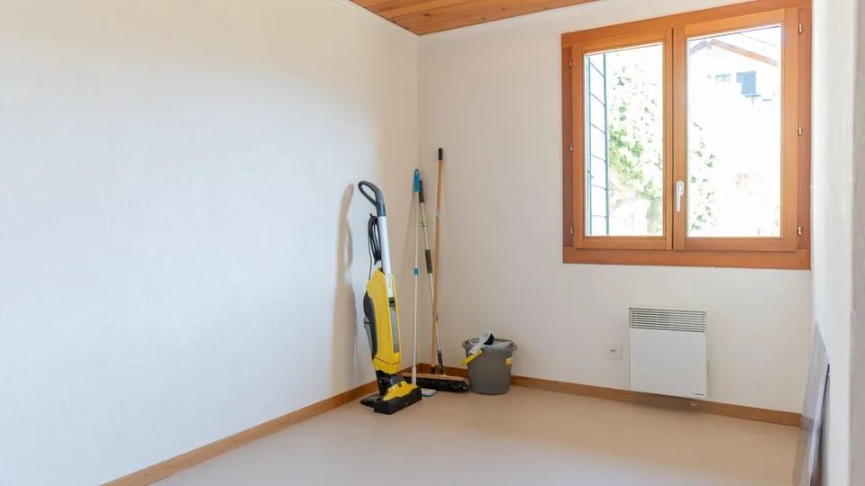 Casa a due famiglie e stalla con una vista meravigliosa e un sole perfetto – foto 12 di 24