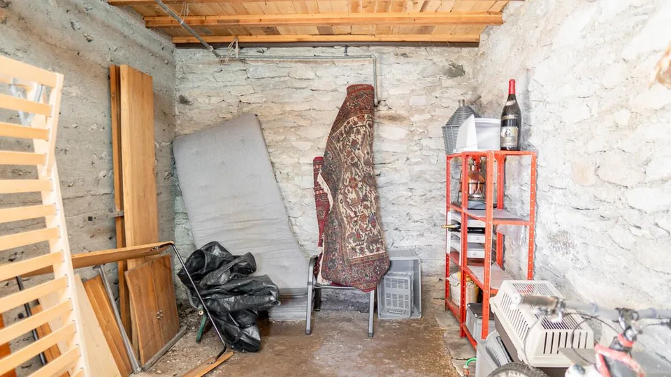 Casa a due famiglie e stalla con una vista meravigliosa e un sole perfetto – foto 14 di 24