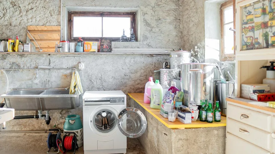 Casa a due famiglie e stalla con una vista meravigliosa e un sole perfetto – foto 16 di 24