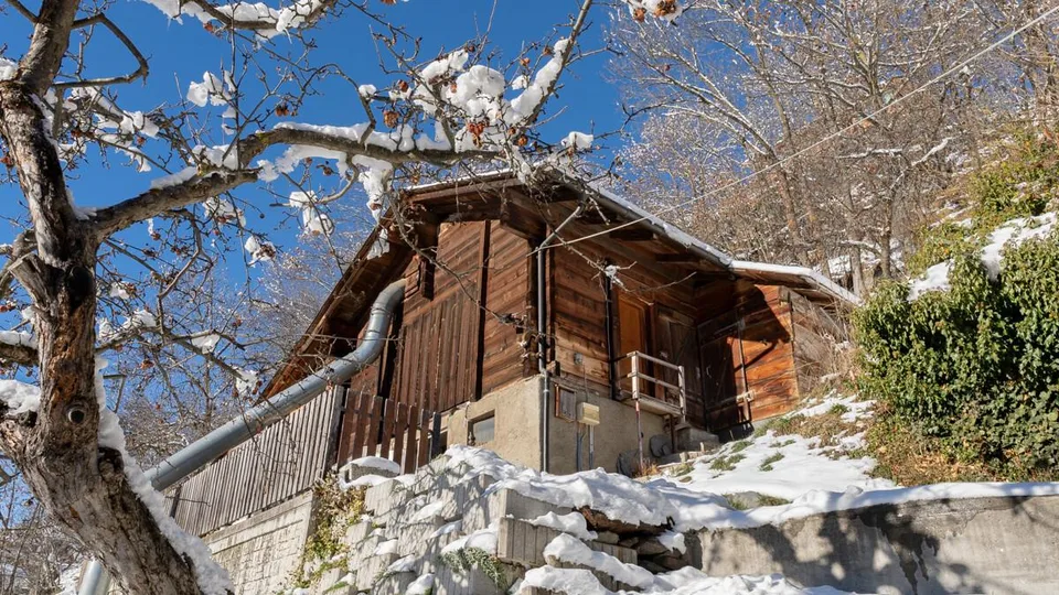 Casa a due famiglie e stalla con una vista meravigliosa e un sole perfetto – foto 24 di 24