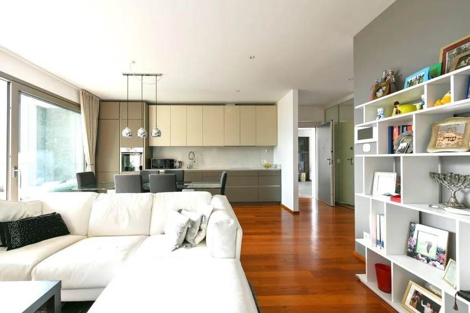 Moderne und mit Seesicht 3.5 Zi-Wohnung