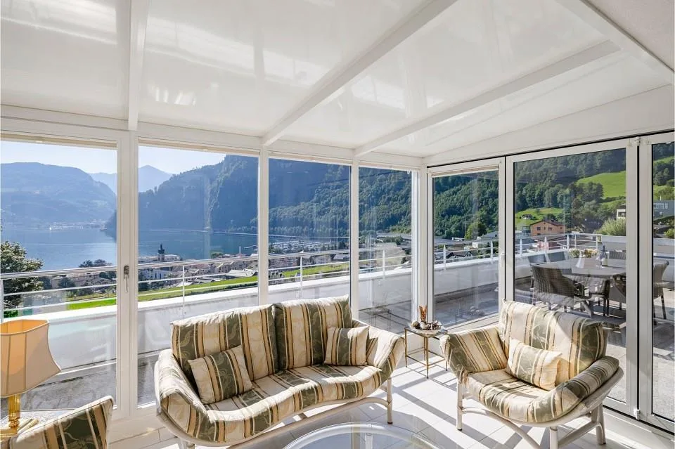 Appartamento in proprietà attraente a Hergiswil con vista sul lago senza ostacoli