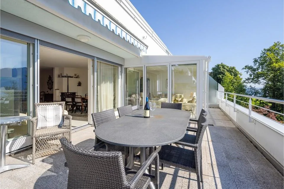 Appartamento in proprietà attraente a Hergiswil con vista sul lago senza ostacoli