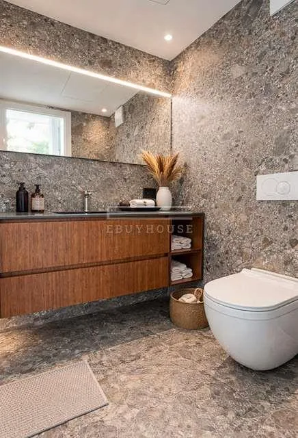 Villa de design dans une position unique avec vue lac à couper le souffle et darse – photo 13 sur 13