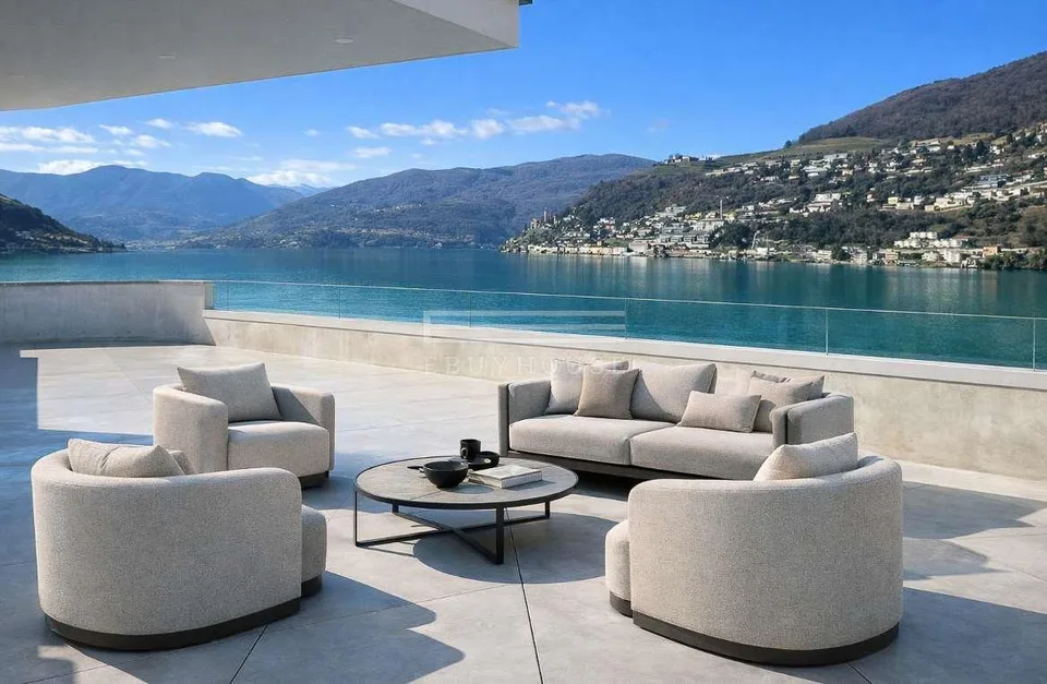 Villa di design in posizione unica con vista lago mozzafiato e darsena