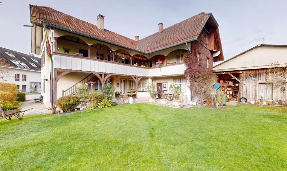 Charming two-family house with potential in Kappelen
