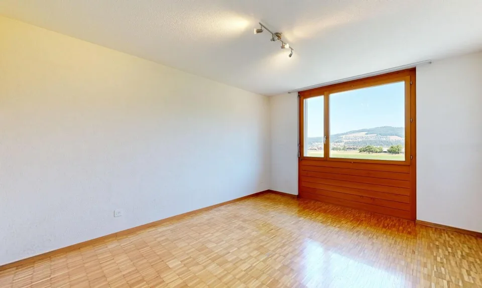 Vivere a contatto con la natura con camino, balcone e propria sala hobby