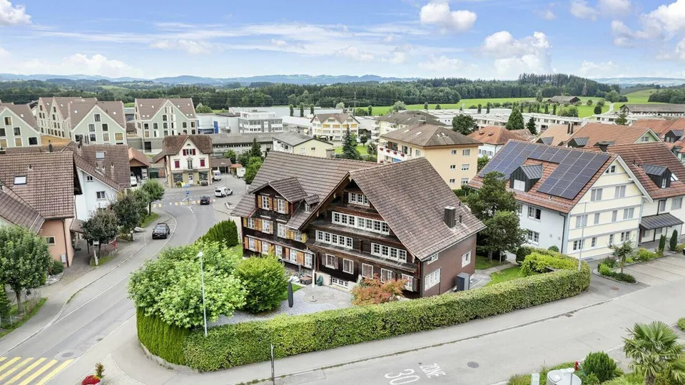6.5 ZIMMER DOPPELEINFAMILIENHAUS MIT GROSSEM GARTEN UND EINLIEGERWOHNUNG – Foto 22 von 27