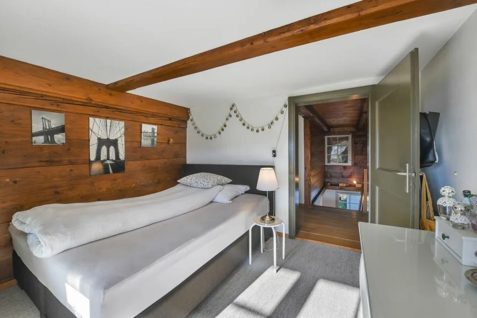 6.5 ZIMMER DOPPELEINFAMILIENHAUS MIT GROSSEM GARTEN UND EINLIEGERWOHNUNG – Foto 11 von 27