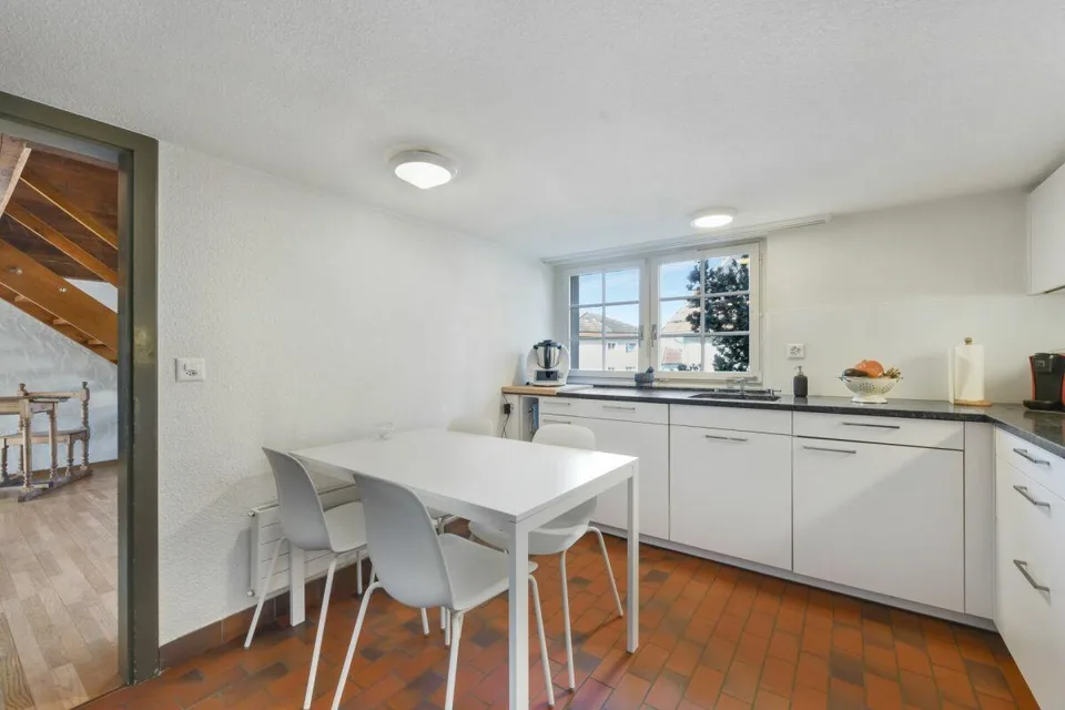 6.5 ZIMMER DOPPELEINFAMILIENHAUS MIT GROSSEM GARTEN UND EINLIEGERWOHNUNG – Foto 8 von 27
