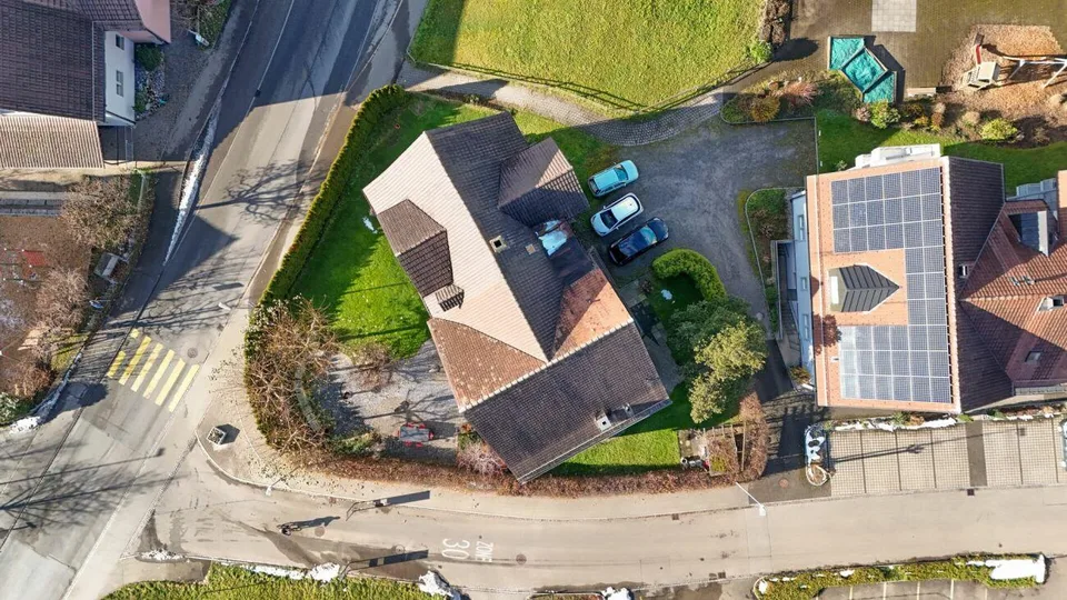 6.5 ZIMMER DOPPELEINFAMILIENHAUS MIT GROSSEM GARTEN UND EINLIEGERWOHNUNG – Foto 20 von 27