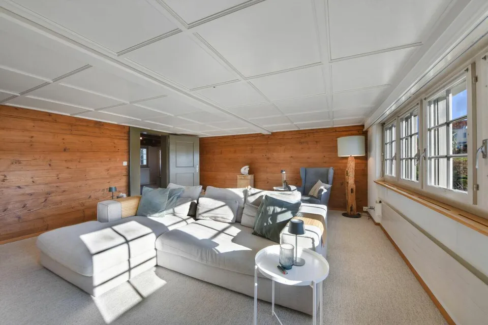 6.5 ZIMMER DOPPELEINFAMILIENHAUS MIT GROSSEM GARTEN UND EINLIEGERWO...