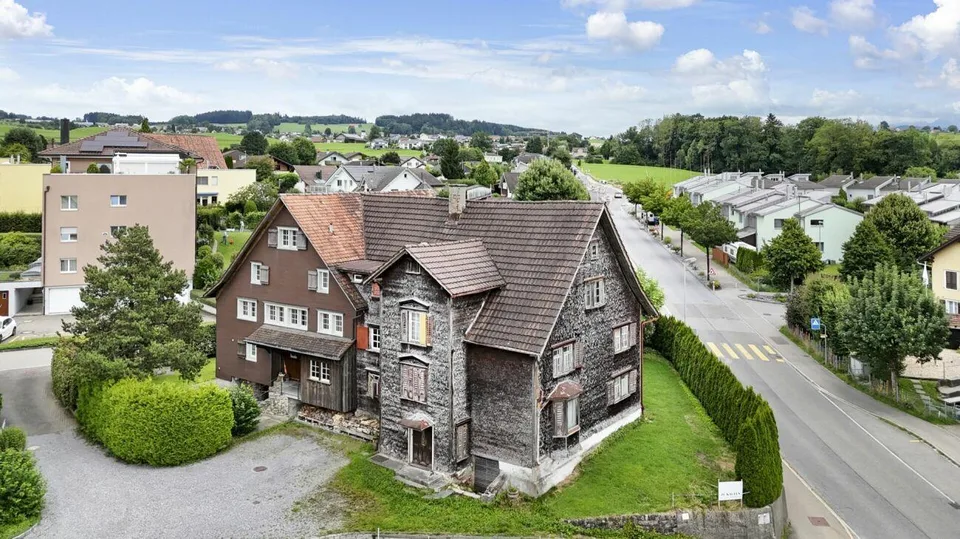6.5 ZIMMER DOPPELEINFAMILIENHAUS MIT GROSSEM GARTEN UND EINLIEGERWOHNUNG – Foto 21 von 27