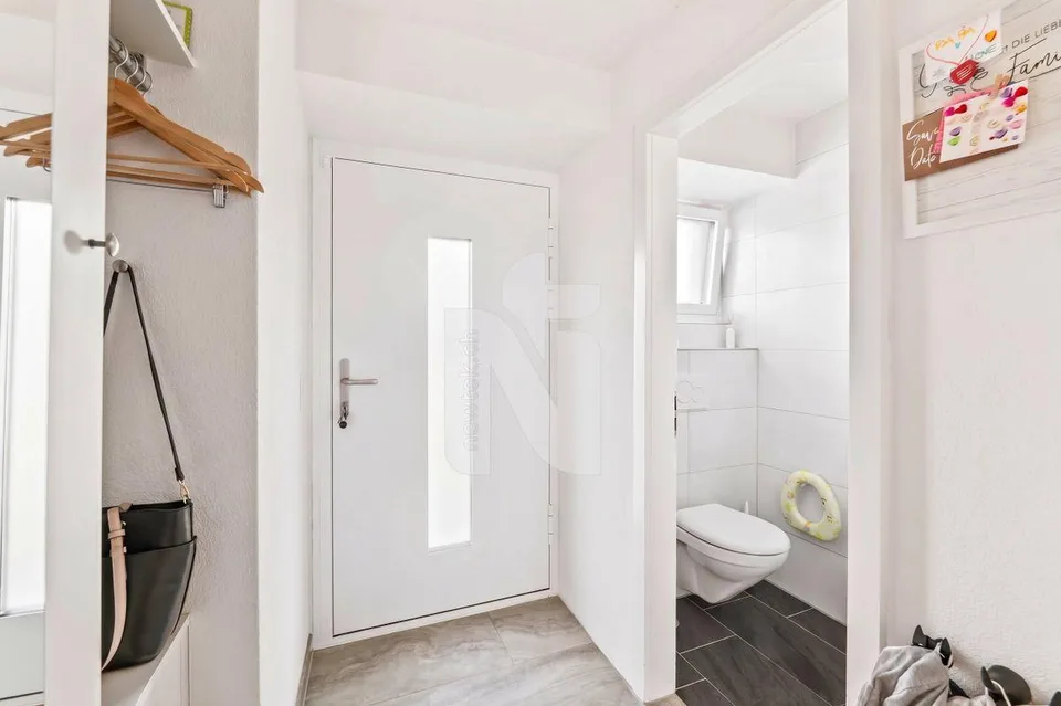 Familienfreundlich, modern und einzugsbereit - mit Garten und Blick...