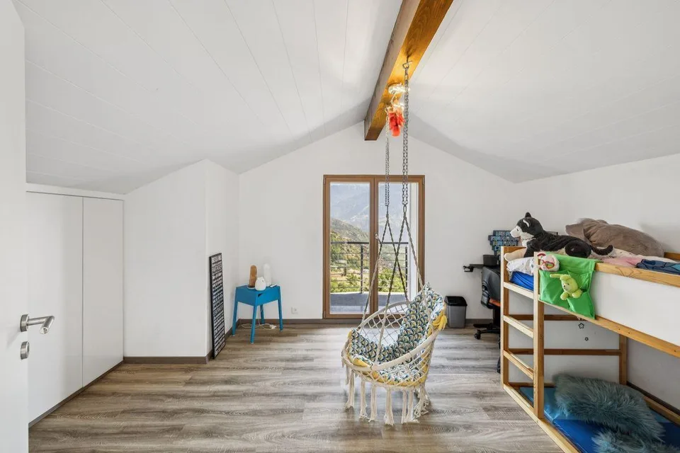 Große, helle Villa mit atemberaubendem Blick - inklusive einer unabhängigen 3,5-Zimmer-Wohnung. – Foto 8 von 12