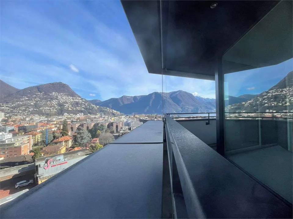 Nouveau penthouse de 6,5 pièces à vendre avec vue sur le lac à Lugano, emplacement
