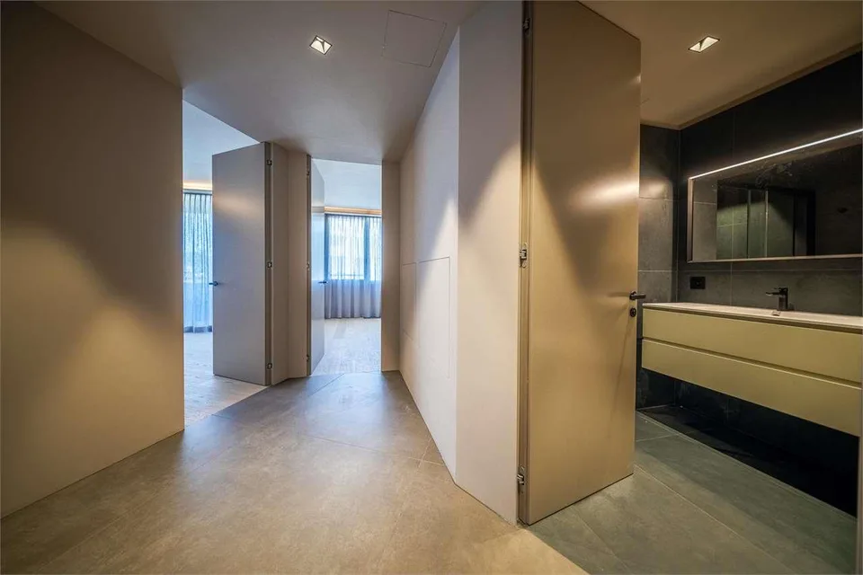 Nouveau penthouse de 6,5 pièces à vendre avec vue sur le lac à Lugano, emplacement – photo 13 sur 13