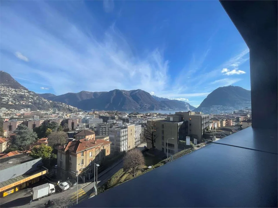 Nouveau penthouse de 6,5 pièces à vendre avec vue sur le lac à Lugano, emplacement