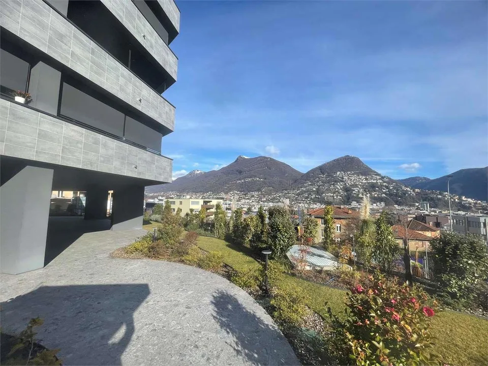 Nouveau penthouse de 6,5 pièces à vendre avec vue sur le lac à Lugano, emplacement