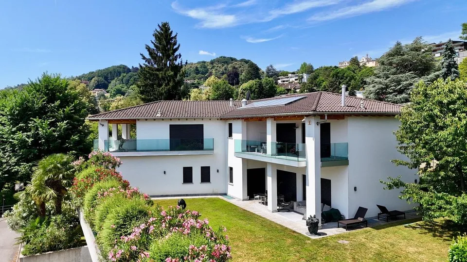 Villa di Pregio con Piscina e SPA, 400 m dalla scuola TASIS