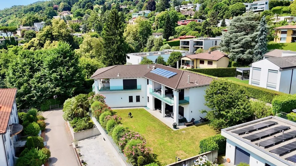 Villa di Pregio con Piscina e SPA, 400 m dalla scuola TASIS