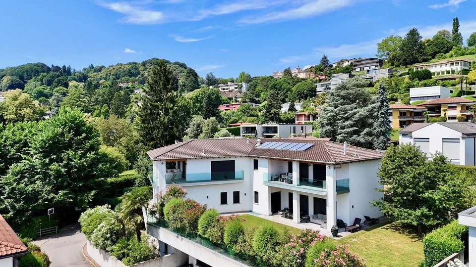 Villa di Pregio con Piscina e SPA, 400 m dalla scuola TASIS