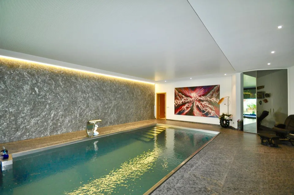 Villa di Pregio con Piscina e SPA, 400 m dalla scuola TASIS