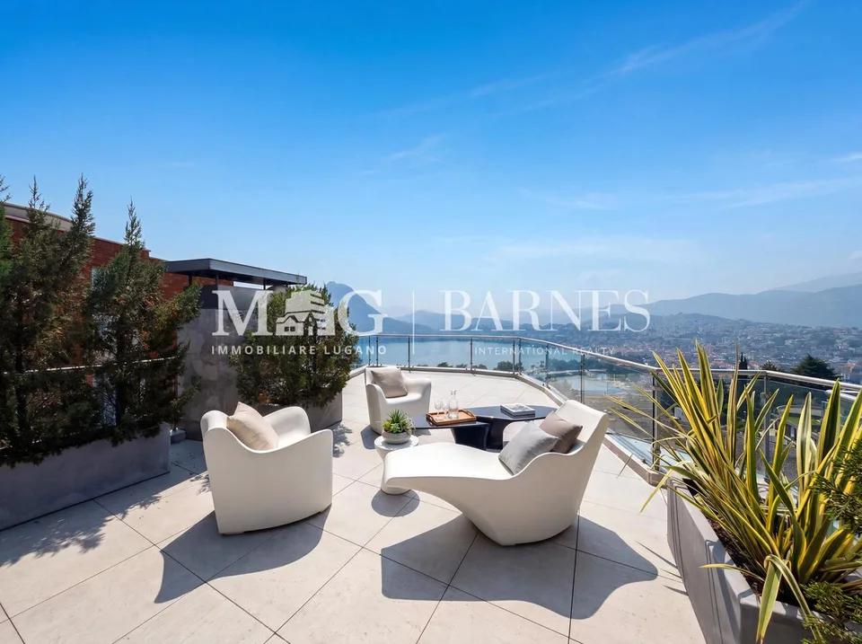 Lugano, Castagnola: Villa moderna con piscina e vista lago