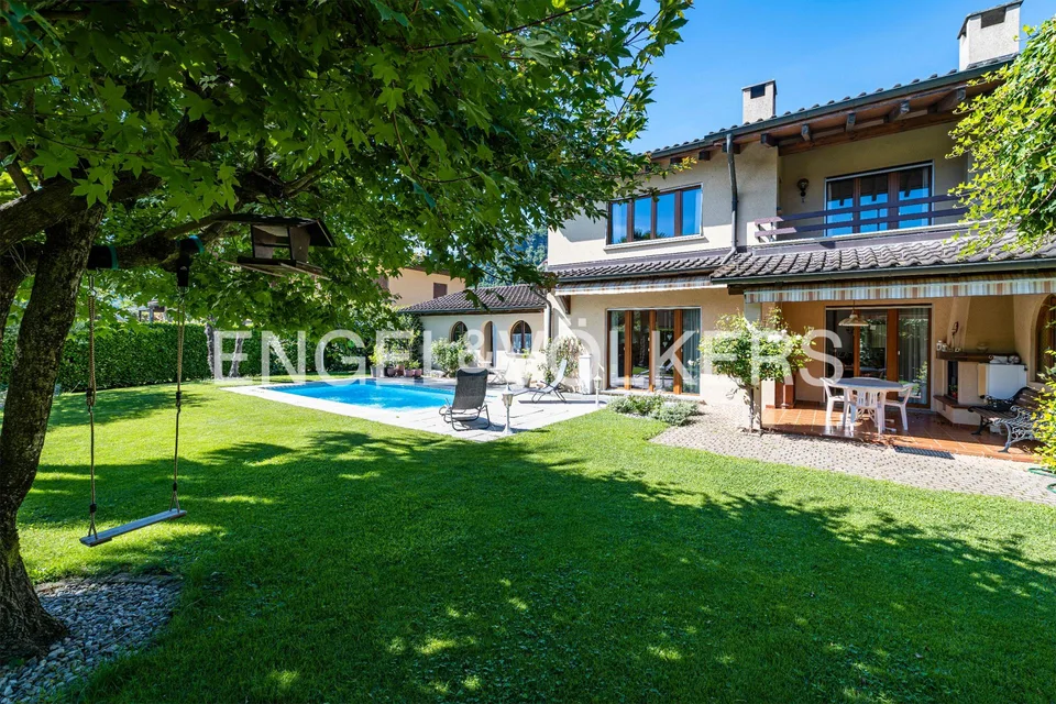 Oase der Ruhe in Lamone: Freistehende Villa mit Pool und Garten