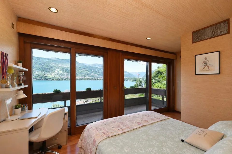 Prestigiosa Villa con Panoramica Vista Lago e Darsena Privata – Foto 12 von 21