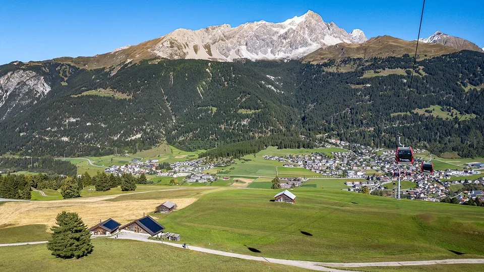 Maiensäss à Savognin: Piste de ski et sentiers de randonnée juste à côté de la porte d'entrée – photo 7 sur 7