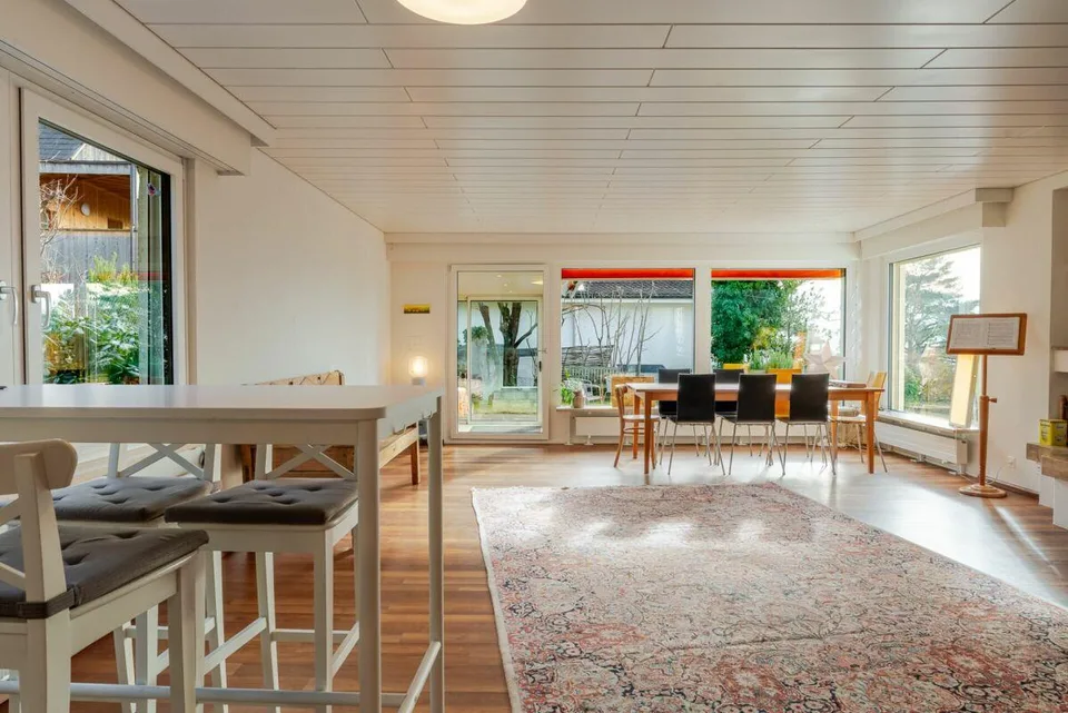 Maison individuelle de 6,5 pièces avec piscine dans un emplacement idéal