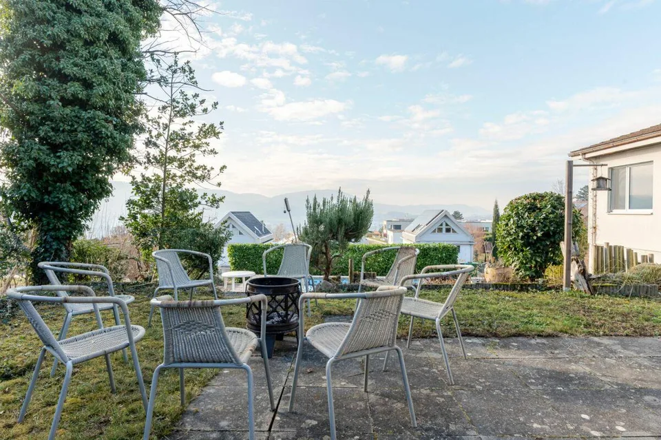 Maison individuelle de 6,5 pièces avec piscine dans un emplacement idéal