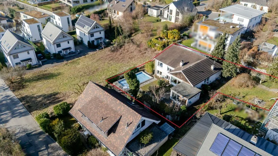 Freistehendes 6.5 Z' Einfamilienhaus mit Pool an Toplage