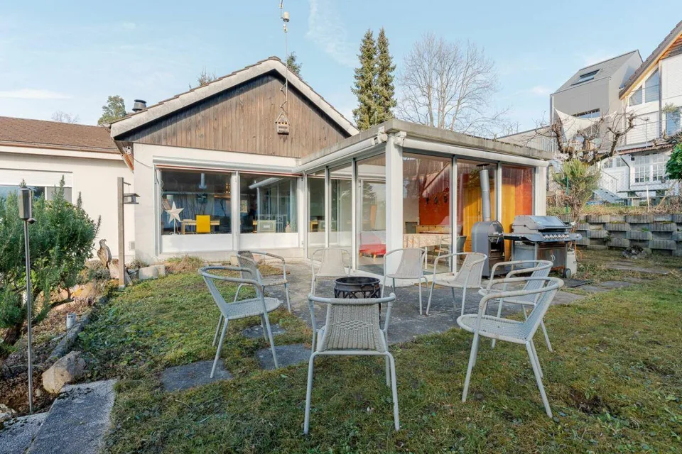 Maison individuelle de 6,5 pièces avec piscine dans un emplacement idéal