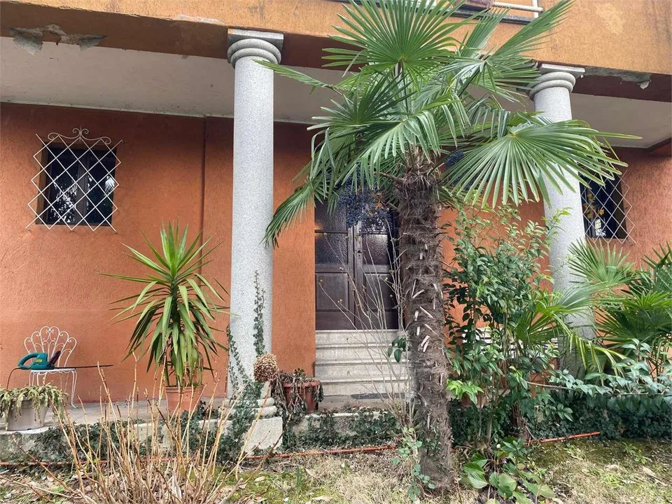 Elegantes Tessiner Haus aus den 60er Jahren zur Renovierung