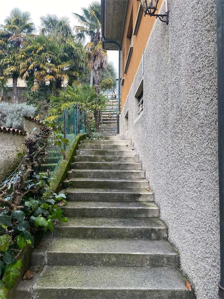 Elegantes Tessiner Haus aus den 60er Jahren zur Renovierung