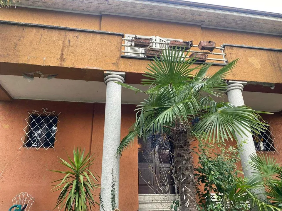 Elegantes Tessiner Haus aus den 60er Jahren zur Renovierung