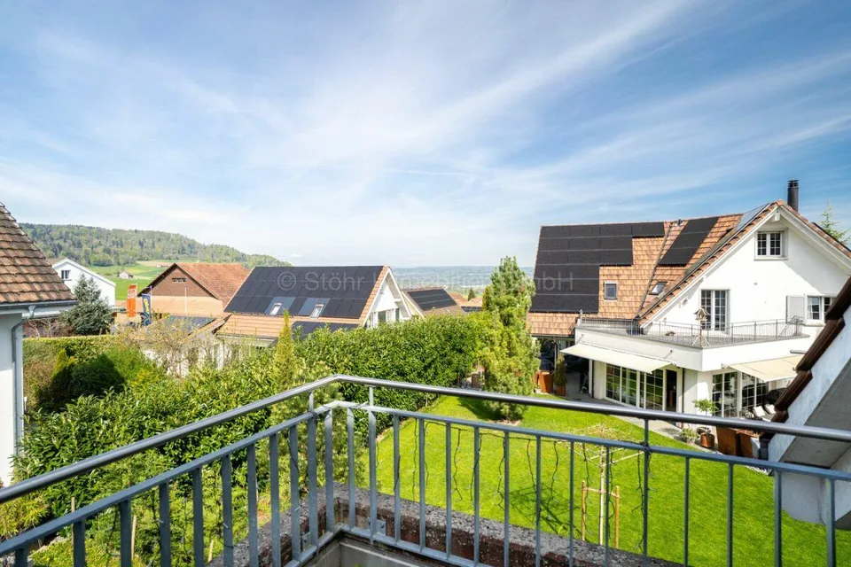 Topmodernes 5.5 Zimmer DEFH an ruhiger Lage