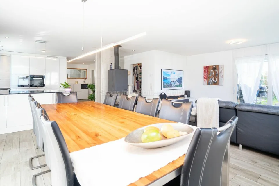Topmodernes 5.5 Zimmer DEFH an ruhiger Lage