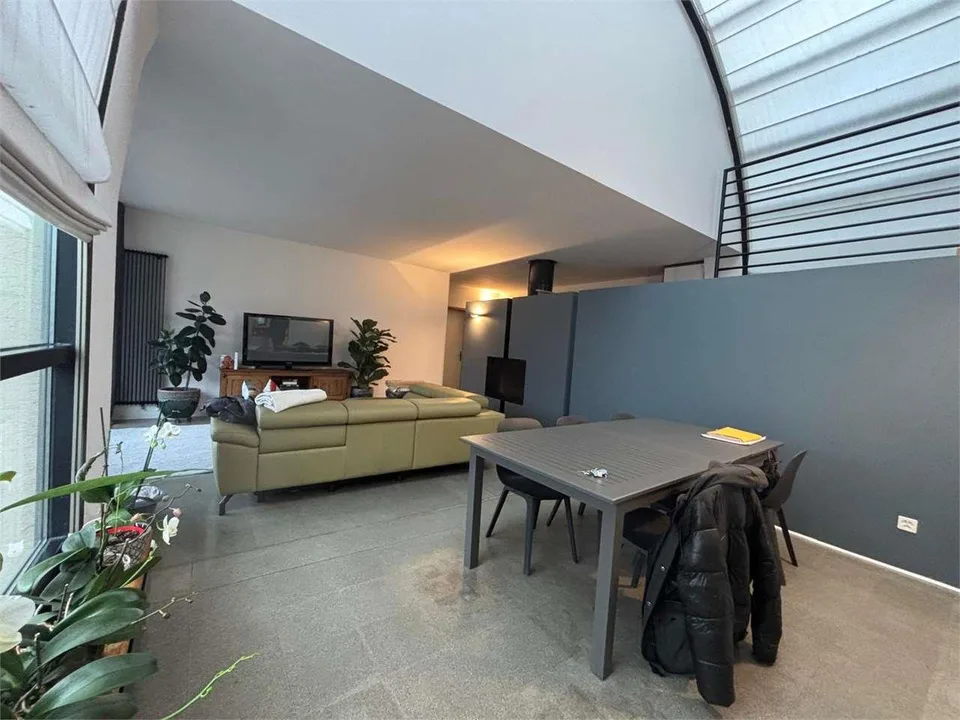 Villa panoramique exclusive immergée dans le verdure