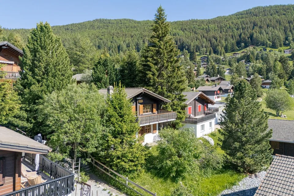 Delizioso chalet di vacanza con molto ambiente a Bürchen