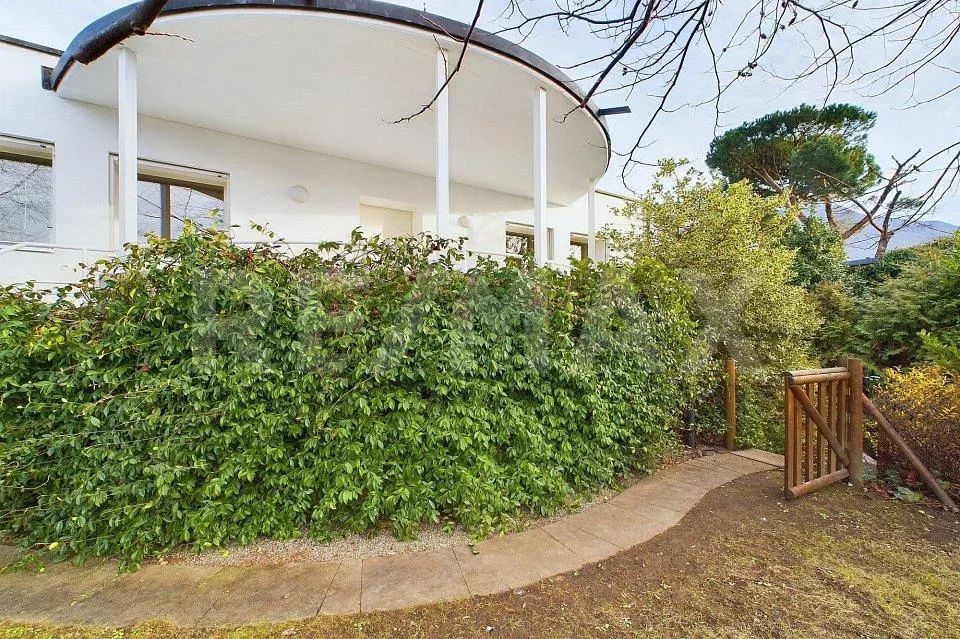 Casa con giardino in posizione residenziale esclusiva e riservata (Dino) – Foto 11 von 13