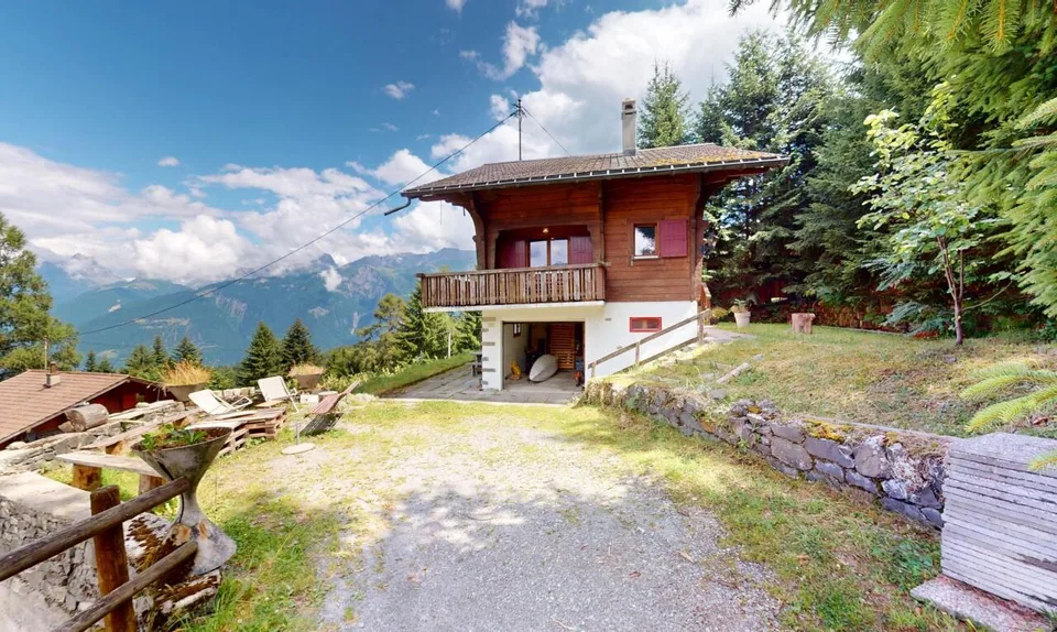 Wunderschönes Chalet mit Panoramablick auf Berge und See