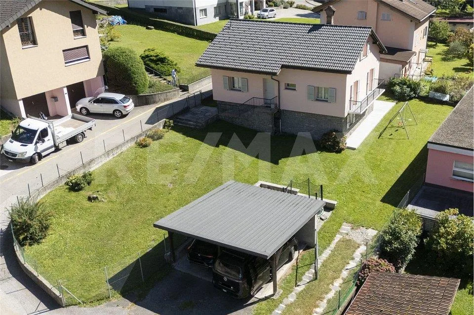 Casa con giardino a Faido