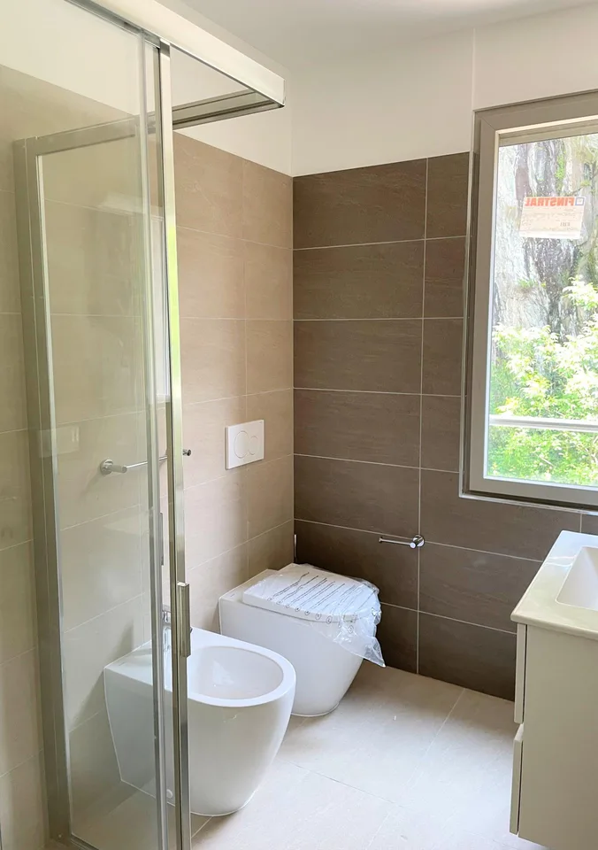 Neue Wohnung in einer kleinen, im Grünen gelegenen Wohnanlage