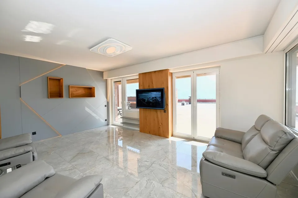 Attico Esclusivo con Terrazza Panoramica a 180 su Lago e Montagne – Foto 8 von 26