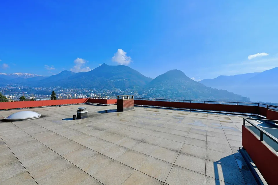 Attico Esclusivo con Terrazza Panoramica a 180 su Lago e Montagne – Foto 24 von 26